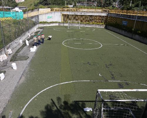 FotografoFoto Alcaldía de Medellín:36.237 personas de 12 comunas se beneficiarán con mejoras en 35 escenarios deportivos de Medellín.
